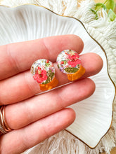 Load image into Gallery viewer, Snow Globe Posts
