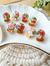 Load image into Gallery viewer, Snow Globe Posts
