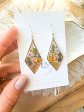 Load image into Gallery viewer, Garden Diamonds
