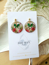 Load image into Gallery viewer, Red and Green Christmas Wreaths
