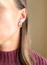 Load image into Gallery viewer, Snow Globe Posts
