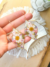 Load image into Gallery viewer, Daisy Garden Arabesque Dangles
