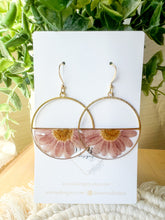 Load image into Gallery viewer, Purple Daisy Half Circles
