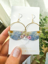 Load image into Gallery viewer, Blue Hydrangea Half Circles
