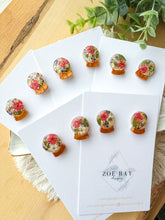 Load image into Gallery viewer, Snow Globe Posts
