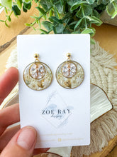 Load image into Gallery viewer, White Christmas Wreaths
