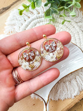 Load image into Gallery viewer, White Christmas Wreaths
