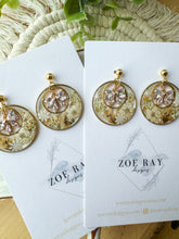 Load image into Gallery viewer, White Christmas Wreaths
