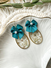 Load image into Gallery viewer, Teal Christmas Bows
