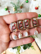 Load image into Gallery viewer, Dainty Christmas Florals with Pearls
