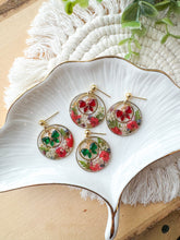 Load image into Gallery viewer, Red and Green Christmas Wreaths
